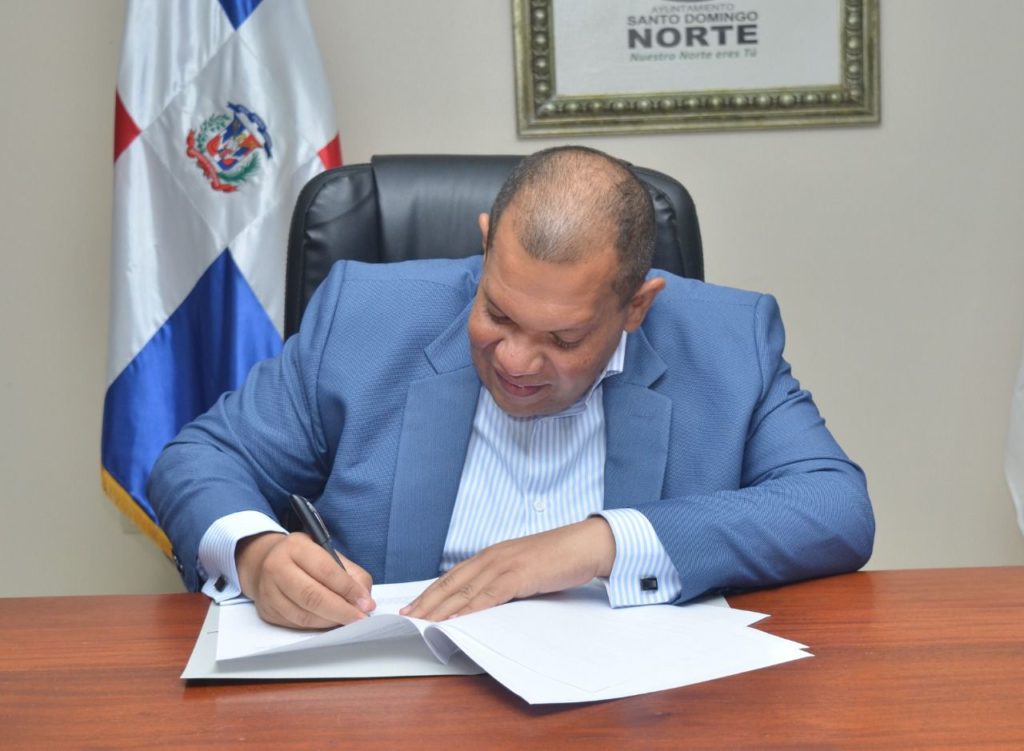 Carlos Guzmán, alcalde del Ayuntamiento Santo Domingo Norte.