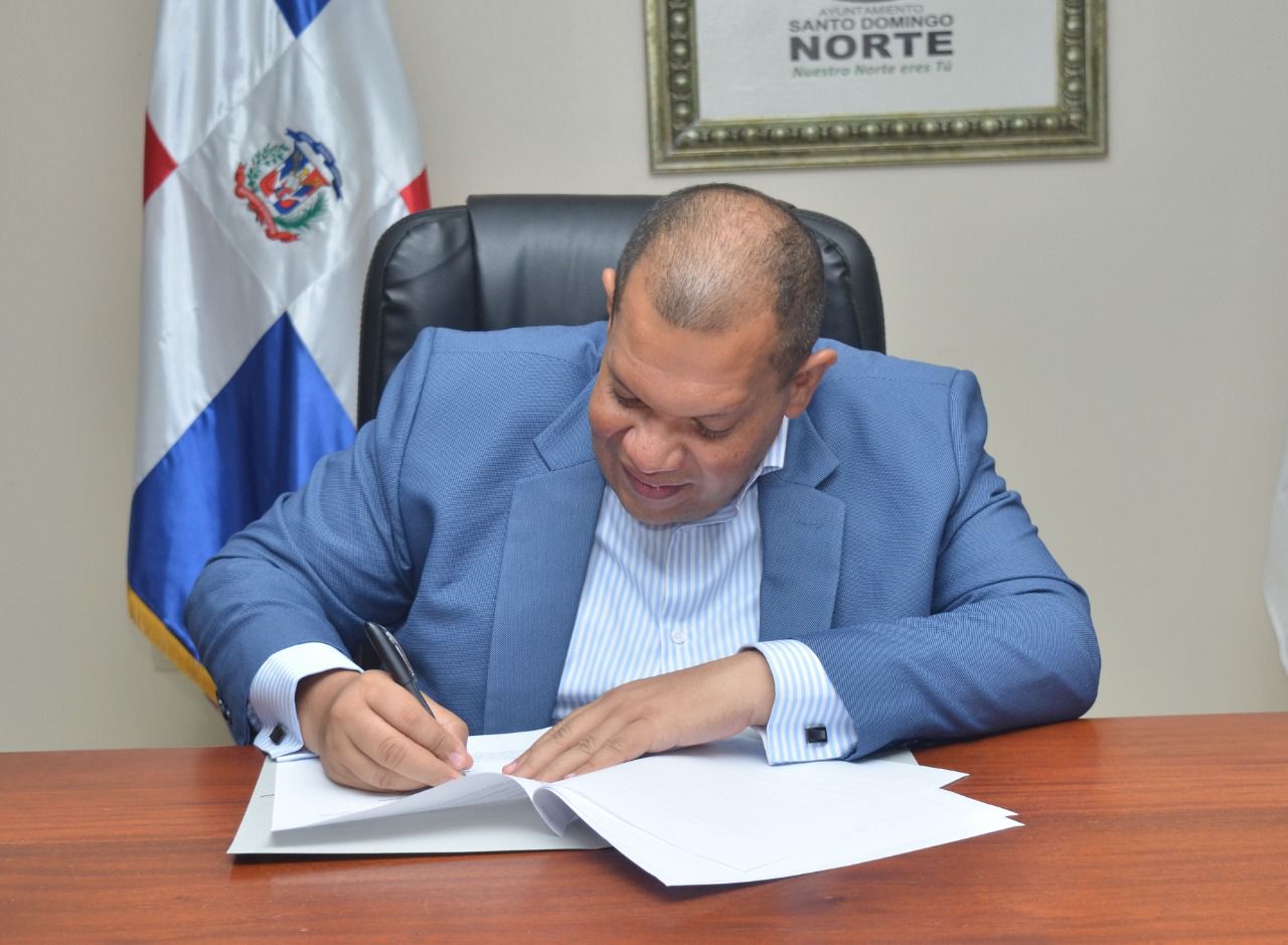 Carlos Guzmán, alcalde del Ayuntamiento Santo Domingo Norte.